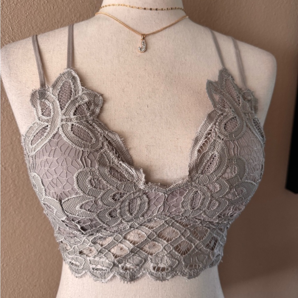 Elegant Lace Bralette in ash Sizes S to L